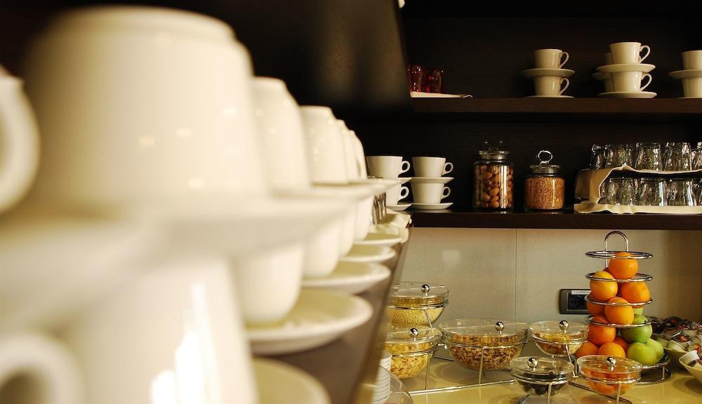 凯若斯加尔达酒店 卡斯特努沃德加尔达 外观 照片
